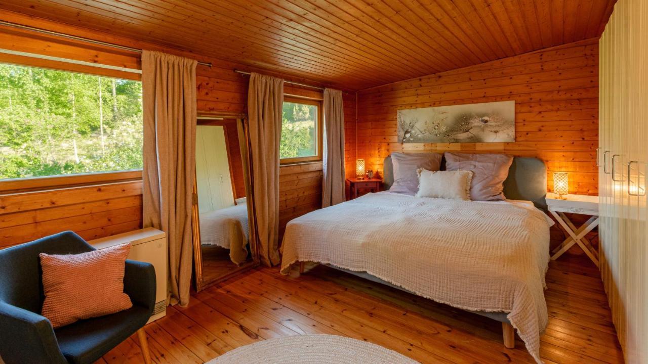 Blockhaus Eifelsteig W/ Kamin Garten & Feuerstelle Berndorf  Luaran gambar